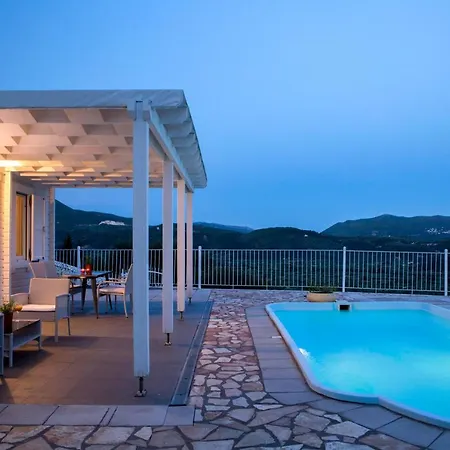 Vasiliki Cottages Villa *