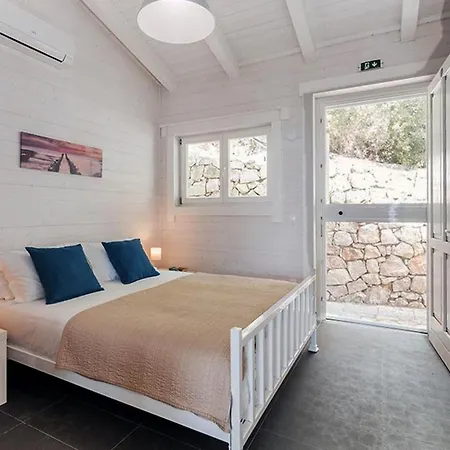 Vasiliki Cottages Villa *